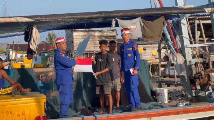 Polres Bangka Selatan Pupuk Jiwa Nasionalisme Melalui Patroli Merah Putih di Perairan